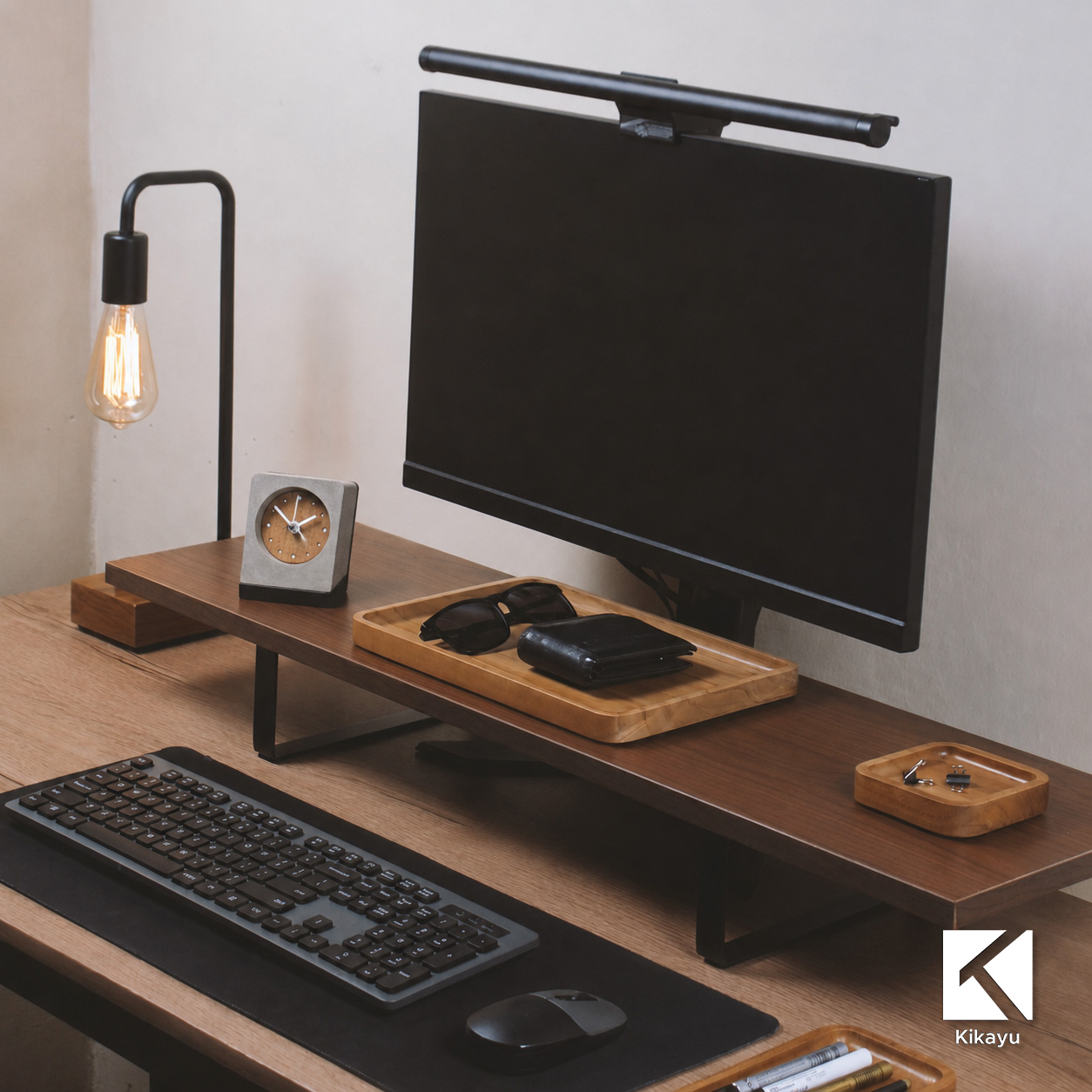 Atlas table lamp by Kikayu